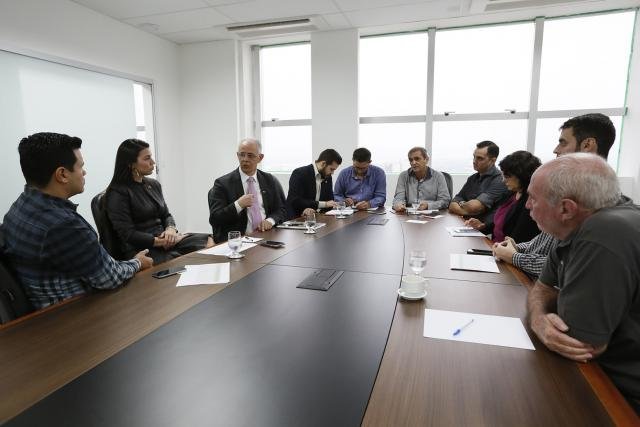 Deputados se reúnem com superintendente do Basa, que anuncia R$ 1,910 bi para investimentos no setor produtivo - Gente de Opinião