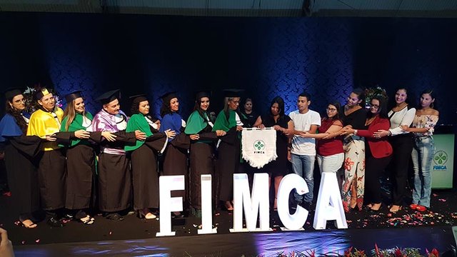 “Nossas experiências irão nos alavancar por este novo mundo”, afirma formanda durante segunda noite de colação de grau da FIMCA - Gente de Opinião