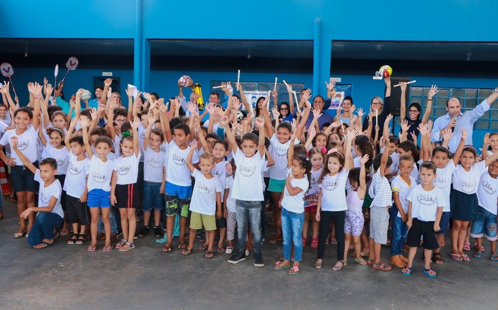 Prefeitura de Ji-Paraná entrega material esportivo e kits musicais para as escolas - Gente de Opinião