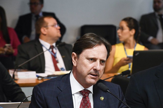 Senador Acir é contra desvinculação do orçamento para educação - Gente de Opinião