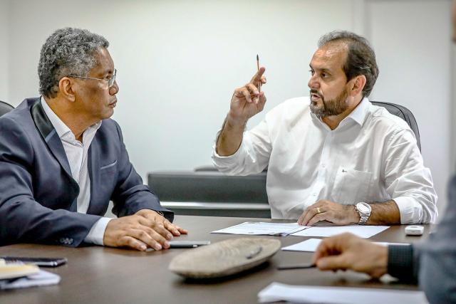 Laerte Gomes se reúne com secretário de Educação e anuncia indicação do plano de segurança nas escolas públicas - Gente de Opinião