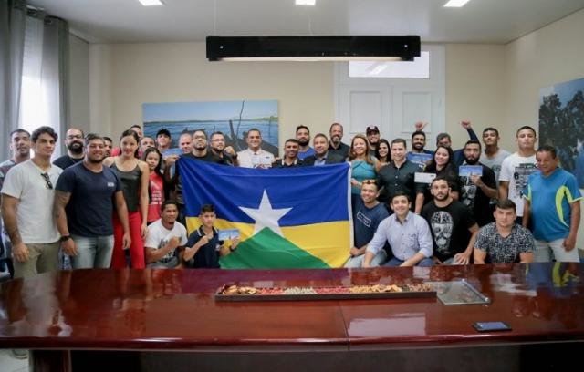 Com apoio de Adelino Follador, 53 atletas rondonienses de Jiu-Jitsu disputam campeonato brasileiro - Gente de Opinião