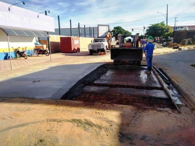Ji-Paraná: Prefeitura realiza reparo e adequação em calçadas e estacionamentos - Gente de Opinião