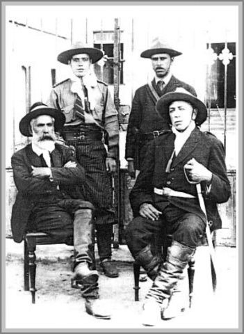 Imagem 05 – General Zeca Netto sentado à esquerda - Gente de Opinião