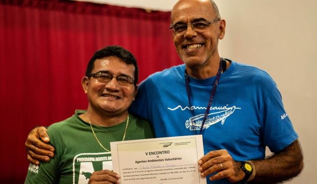 Agentes ambientais receberam certificados (Foto: Júlia de Freitas) - Gente de Opinião