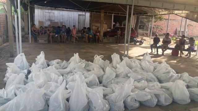 Rolim de Moura – Mais de 60 famílias do Bairro São Cristóvão recebem alimentos pela prefeitura  - Gente de Opinião