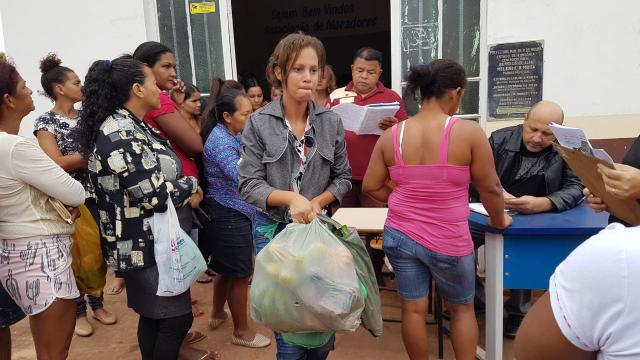 Rolim de Moura – Mais de 1.000 famílias carentes já receberam gratuitamente frutas, verduras e legumes  - Gente de Opinião