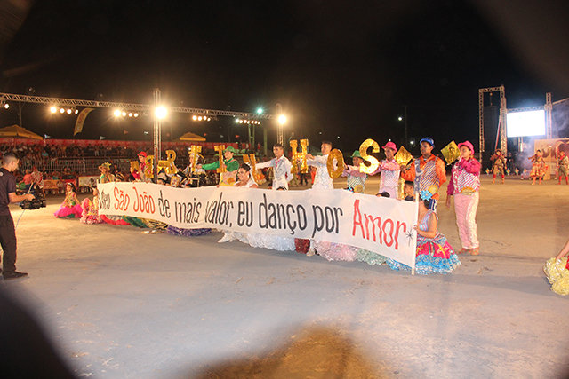 Lenha na Fogueira -  Abertura do Flor Maracujá - Quadrilhas deste domingo  no Arraial - Gente de Opinião