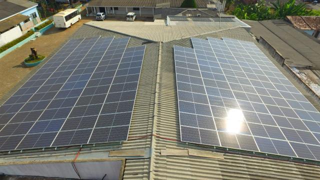 Ceron entrega painel de energia solar que vai reduzir em mais de R$ 4 mil conta de luz - Gente de Opinião