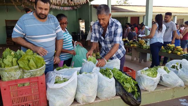 Famílias cadastradas no CadÚnico recebem alimentos gratuitos em Rolim de Moura  - Gente de Opinião
