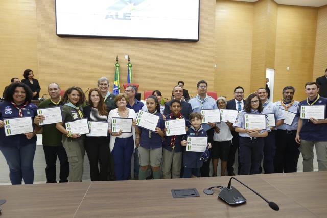 Escotistas de Rondônia recebem homenagem em ato solene na Assembleia Legislativa  - Gente de Opinião