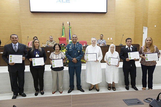 Sessão Solene homenageia profissionais do Santa Marcelina, bombeiros e policiais militares - Gente de Opinião