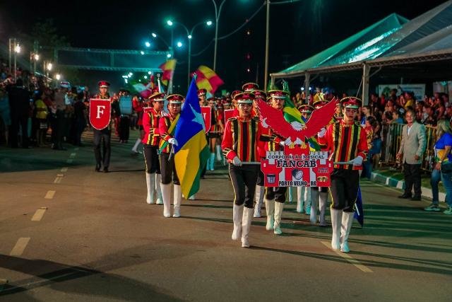 Lenha na Fogueira + União e amor à pátria, defendidos  nos desfiles de 7 de Setembro + Centro de convenção tem  Licitação aberta - Gente de Opinião