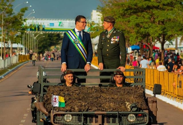 Lenha na Fogueira + União e amor à pátria, defendidos  nos desfiles de 7 de Setembro + Centro de convenção tem  Licitação aberta - Gente de Opinião