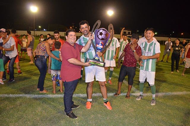 Prefeitura de Rolim de Moura encerra Campeonatos de futebol de campo em grande estilo  - Gente de Opinião