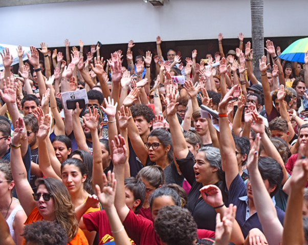 Mais de 8 mil defendem Universidade Pública  - Gente de Opinião