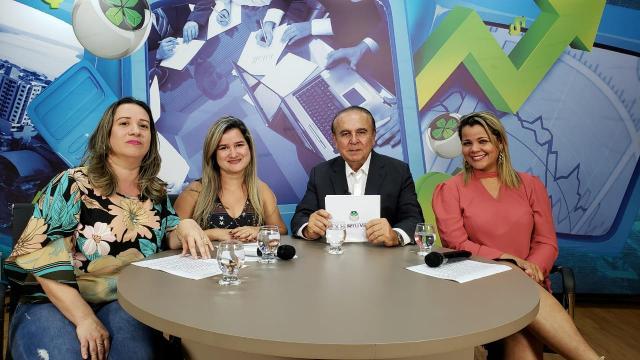 Dr. Aparício Carvalho conversa com as professoras do curso de Pedagogia da Faculdade Metropolitana - Gente de Opinião