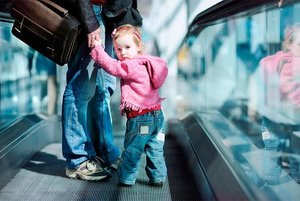 Como pais separados podem fazer viagem nacional com o filho? - Gente de Opinião
