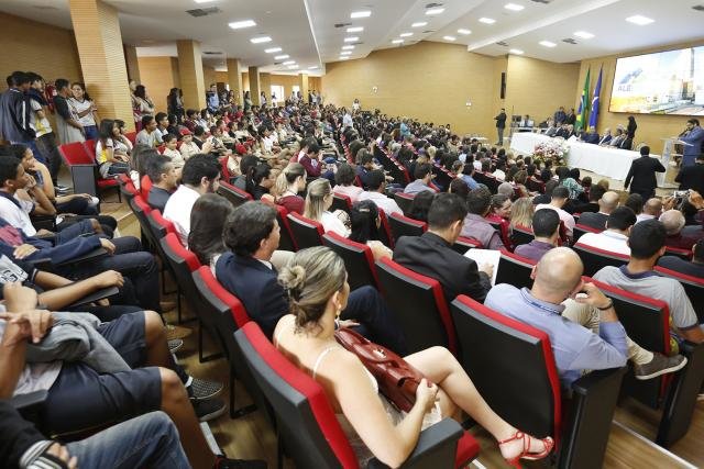 Vencedores de concursos recebem premiação durante grande evento na Assembleia - Gente de Opinião