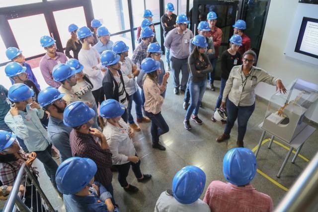 Usina Hidrelétrica Jirau recebe visita de estudantes da Associação Educacional de Cacoal - Gente de Opinião