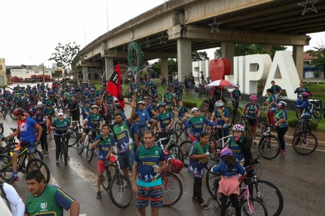 Mais de 600 pessoas comemoram aniversário de Ji-Paraná pedalando - Gente de Opinião