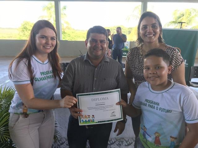 Rolim de Moura – Semec e a Cooperativa Cresol realiza formatura do Programa “Um olhar para o Futuro” na Escola Polo Francisca Duran - Gente de Opinião