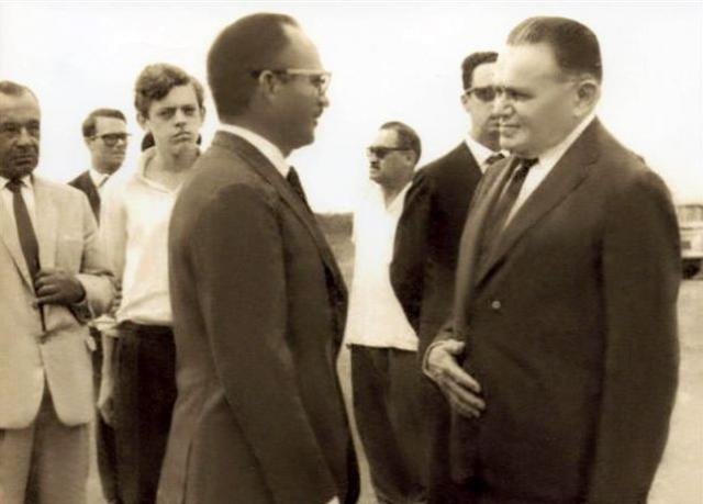 Boné. Jairo Saraiva (centro) e Gen. Castelo Branco (direita) - Gente de Opinião