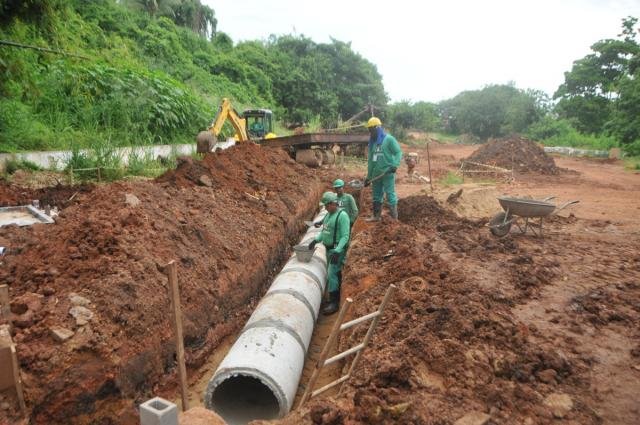 Hildon Chaves acompanha as obras na Estrada de Ferro - Gente de Opinião