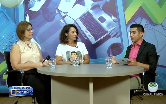 João Ricardo conversa com a Dra. Ana Rita, conselheira do COFFITO e com a Coordenadora do Curso de Terapia Ocupacional, professora Elizete Moreira. - Gente de Opinião