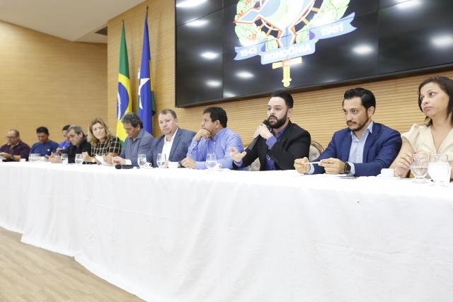 Em reunião na ALE, Governo pede seis meses para estudos do PCCR da saúde e dá aumento de R$ 158 no auxílio alimentação - Gente de Opinião