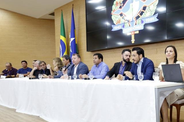 Deputado Dr. Neidson preside reunião de negociação entre servidores da Saúde e Governo - Gente de Opinião