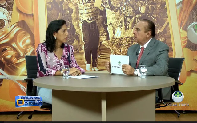 Dr. Aparício Carvalho conversa com a professora Daniele Cavalcante, coordenadora do curso de psicologia da FIMCA - Gente de Opinião