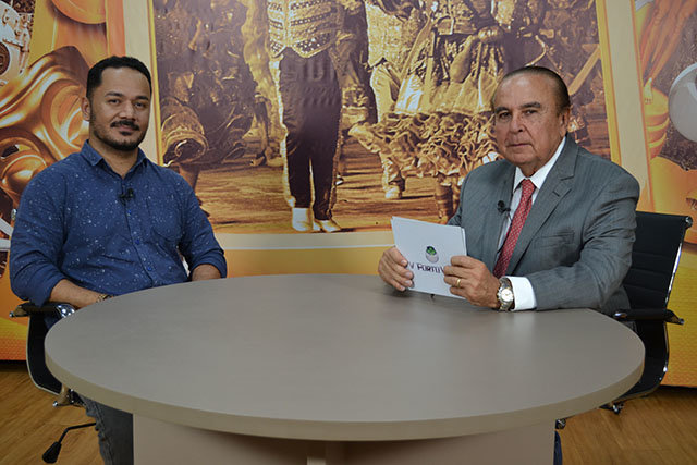 Dr. Aparício Carvalho conversa com o coordenador do curso de Fisioterapia da FIMCA, professor Reinaldo dos Anjos. - Gente de Opinião