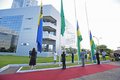 Ato cívico marca primeiro hasteamento da bandeira da Assembleia Legislativa, escolhida via concurso público