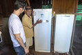 Energisa beneficiará mais de 100 consumidores com geladeiras e lâmpadas novas e mais econômicas em Candeias do Jamari