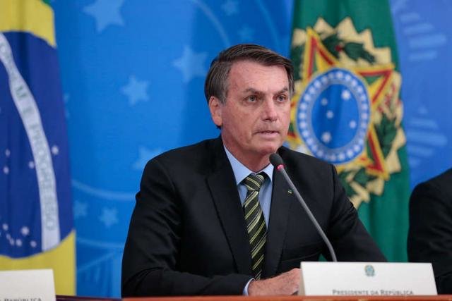 Presidente Bolsonaro revoga artigo que suspendia contrato de trabalho - Gente de Opinião