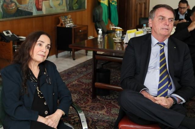 Regina Duarte apresenta a Bolsonaro planos para a cultura + Lenha na Fogueira e Silvinho Santos - Gente de Opinião