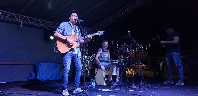 Silvinho Santos apresenta LIVE  especial + Lenha na Fogueira e o Flor do Maracujá - Gente de Opinião