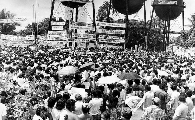 Comício histórico e intrigas - Gente de Opinião