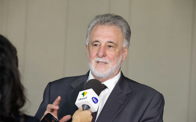 Carlos Melles - Presidente do Sebrae Nacional - Gente de Opinião