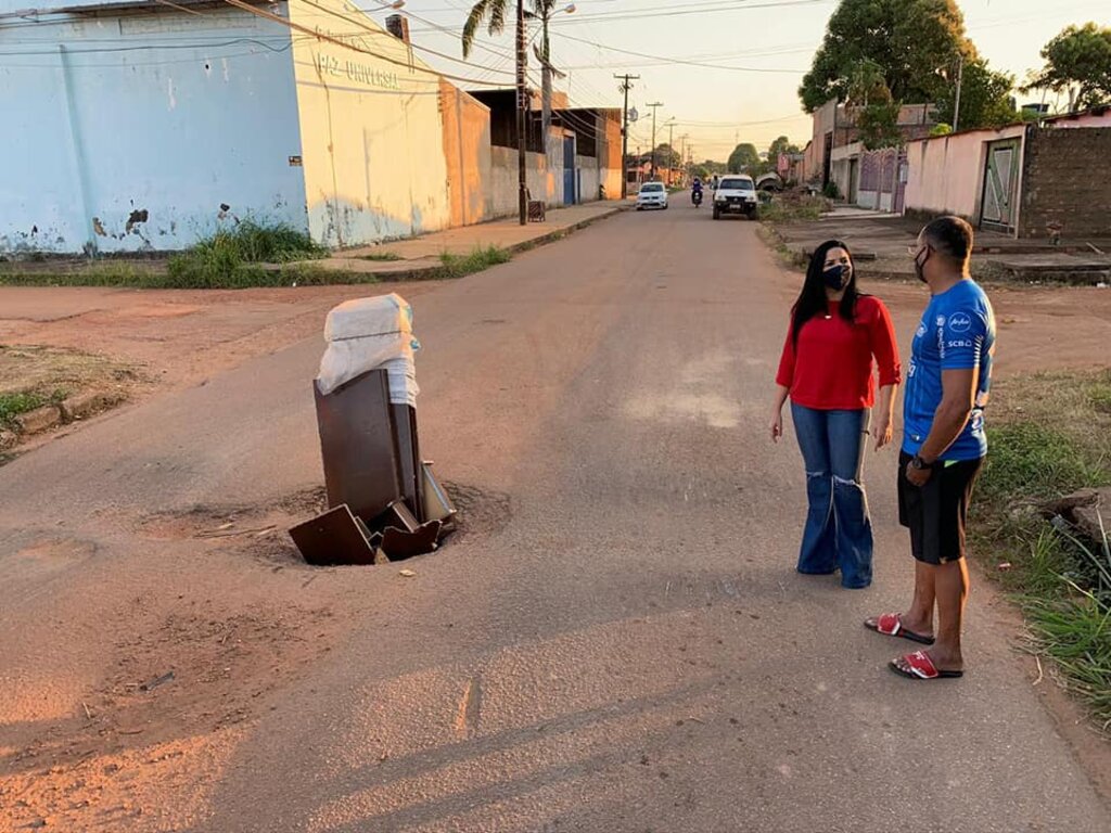 Vereadora Cristiane Lopes cobra solução para Bueiro aberto no Bairro Caladinho  - Gente de Opinião