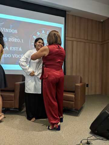 “Descobri que só eu posso mudar meu destino, que acima de mim só existe Deus e que o resto é só mais um obstáculo que vou vencer”, diz a enfermeira Izamara - Gente de Opinião