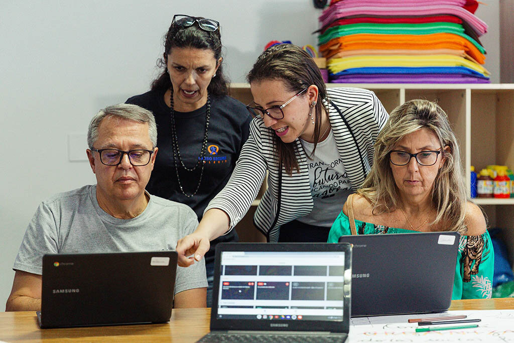 Lenha na fogueira com o Sesc Dramaturgias 2020 e uma homenagem aos educadores brasileiros - Gente de Opinião