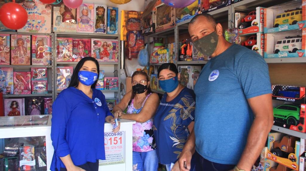    Cristiane Lopes e Danielzão do Esporte visitam Shopping Popular da Zona Sul e levam suas propostas e ouvem as demandas dos cidadãos - Gente de Opinião