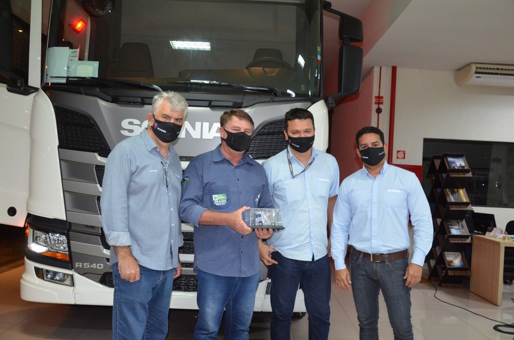 Caminhões Scania com inovação para o agronegócio são entregues em Vilhena  - Gente de Opinião