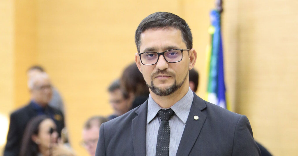 Deputado Anderson propõe corte de 20% dos salários dos deputados, promotores, juízes, desembargadores, secretários de estado e governador pelo período que durar a pandemia  - Gente de Opinião