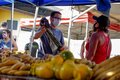 Sedam realiza mutirão de conscientização e limpeza na Feira do Cai N’Água, em Porto Velho