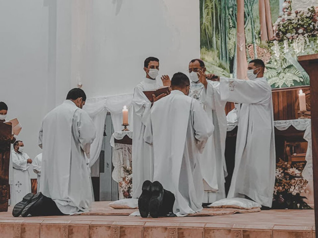 Diocese de Guajará-Mirim celebra ordenação de dois diáconos - Gente de Opinião