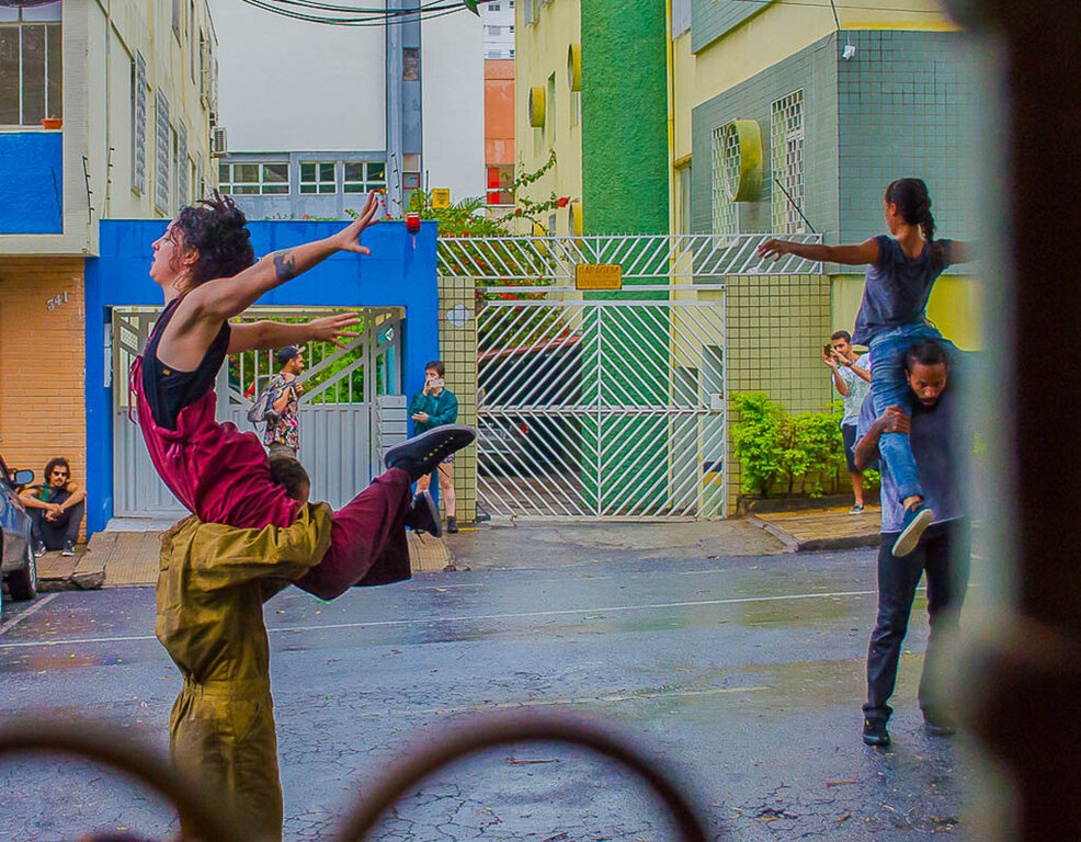 Lenha na Fogueira com a Dia da Mulher Negra e o Espetáculo Verga, do Camaleão Grupo de Dança - Gente de Opinião