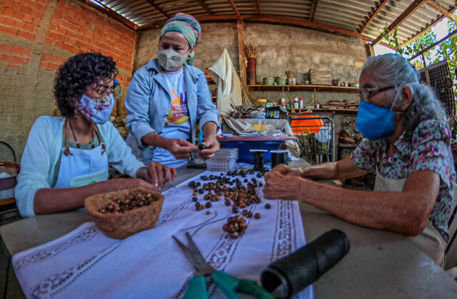 Talento de mulheres que superaram a hanseníase é revelado pelo projeto Art’s BioHans; parceria entre Agevisa e ONG